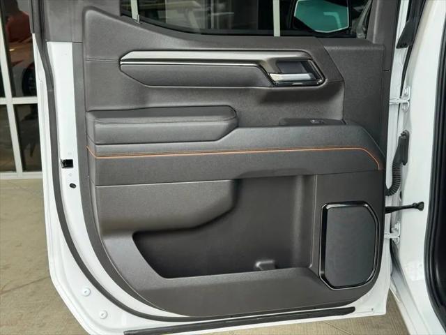 2025 GMC Sierra 1500 4WD Crew Cab Short Box AT4