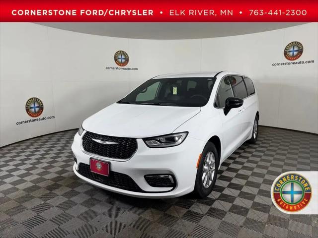 2025 Chrysler Pacifica Select for sale in Elk River, MN