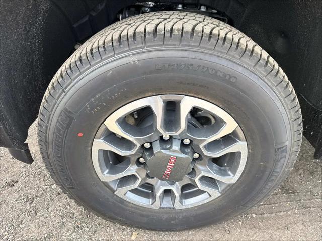 2026 GMC Sierra 2500HD Crew Cab, Standard Bed, SLT, 4WD