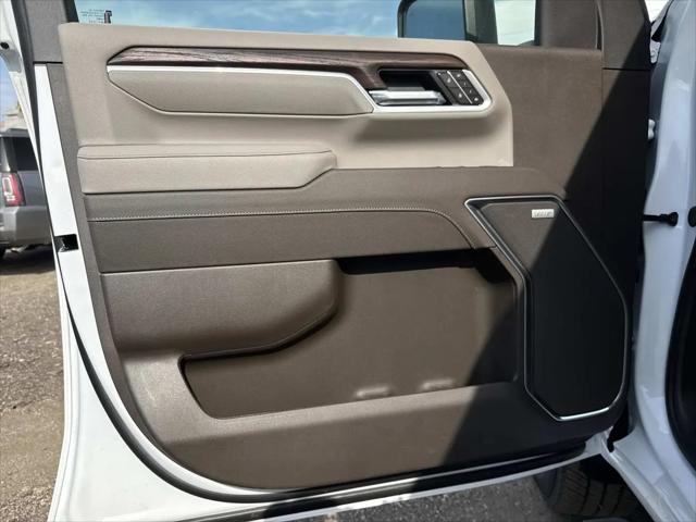 2026 GMC Sierra 2500HD Crew Cab, Standard Bed, SLT, 4WD