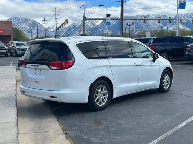 2022 Chrysler Voyager LX