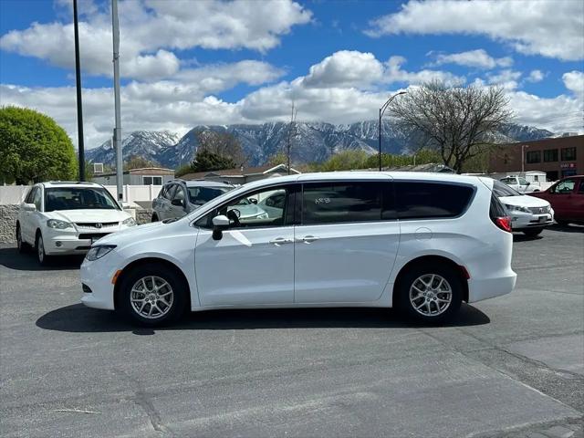 2022 Chrysler Voyager LX