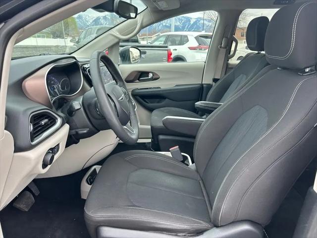 2024 Chrysler Voyager LX