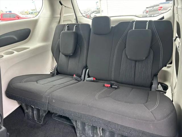2024 Chrysler Voyager LX