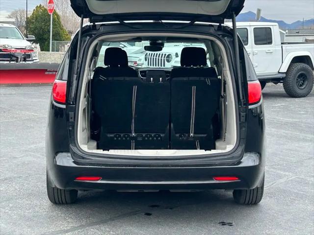 2024 Chrysler Voyager LX