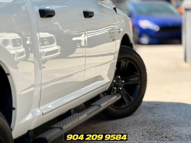 2024 Ram 1500 Classic Tradesman Crew Cab 4x4 5'7" Box
