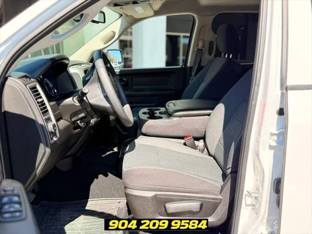 2024 Ram 1500 Classic Tradesman Crew Cab 4x4 5'7" Box