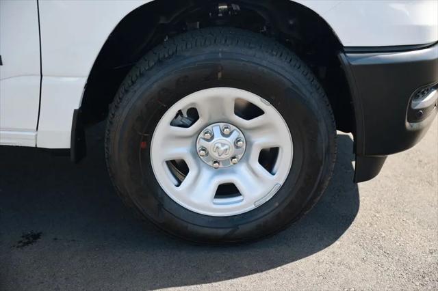 2026 Ram 1500 Tradesman Crew Cab 4x4 5'7" Box