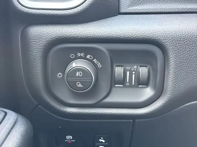 2026 Ram 1500 Lone Star Crew Cab 4x4 5'7" Box