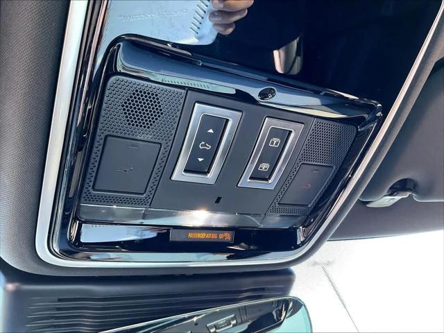 2026 Land Rover Range Rover Velar P250 Dynamic SE