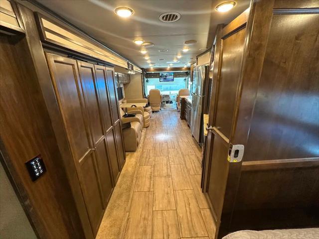 2019 Ford F-53 Base