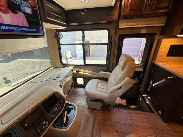 2019 Ford F-53 Base