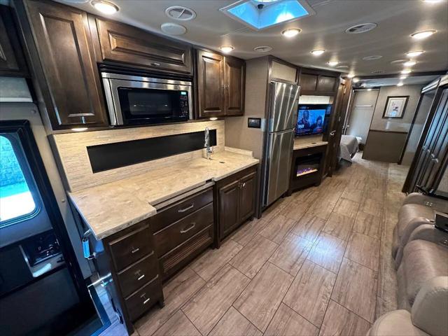 2019 Ford F-53 Base