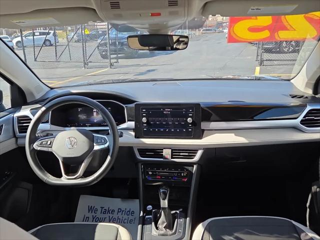 2025 Volkswagen Taos 1.5T SE