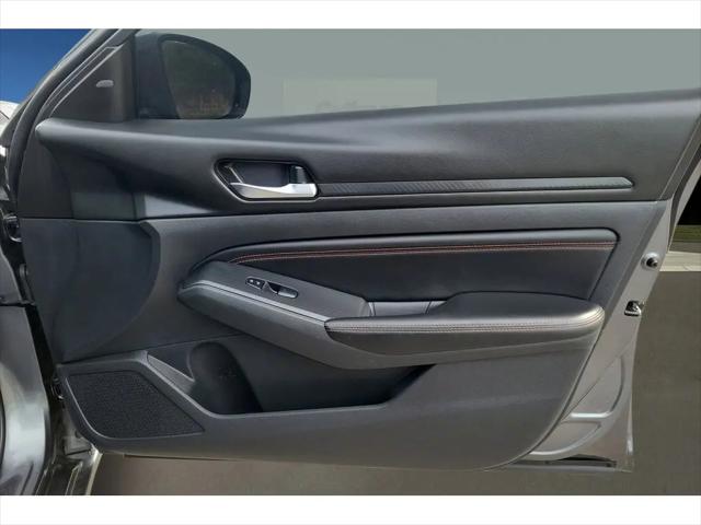 2021 Nissan Altima SR FWD