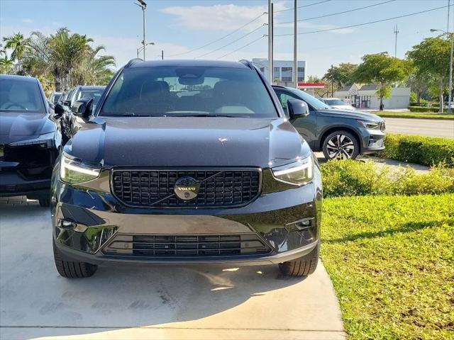 2026 Volvo XC40 Black Edition Ultra, B5 AWD Gas (mild hybrid)