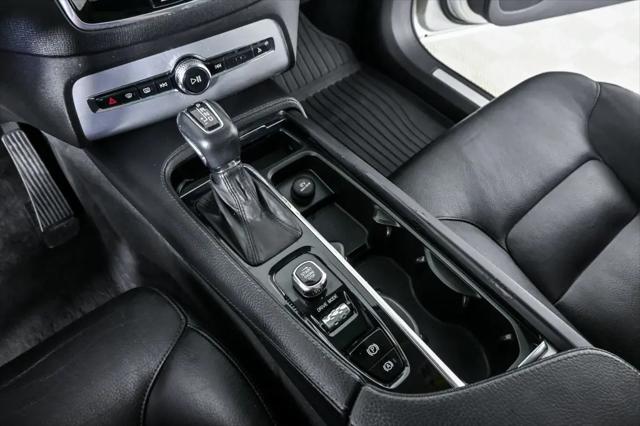 2018 Volvo XC90 T6 Momentum