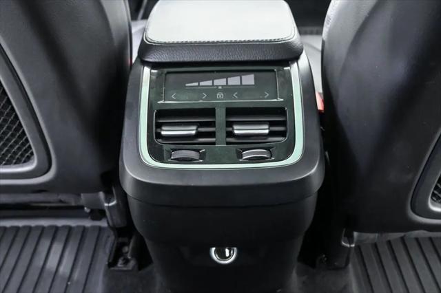 2018 Volvo XC90 T6 Momentum