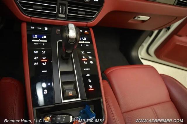 2023 Porsche Macan T