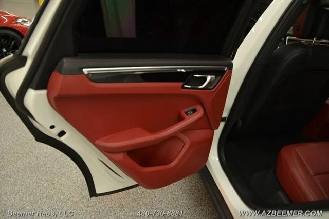 2023 Porsche Macan T