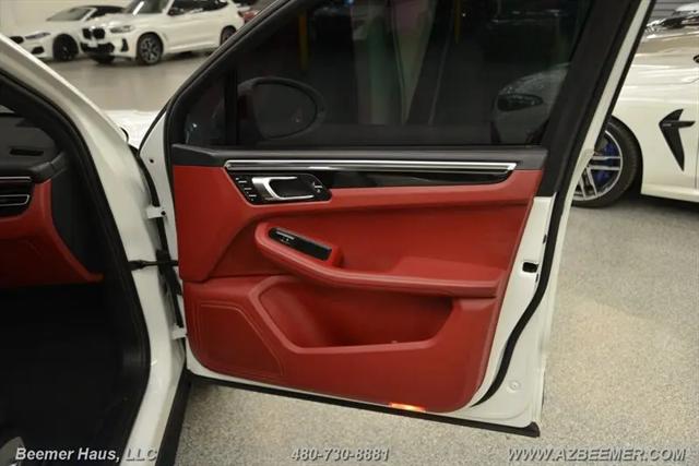 2023 Porsche Macan T