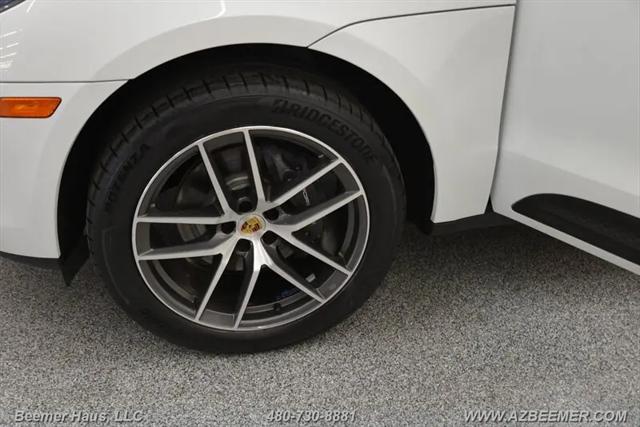2023 Porsche Macan T