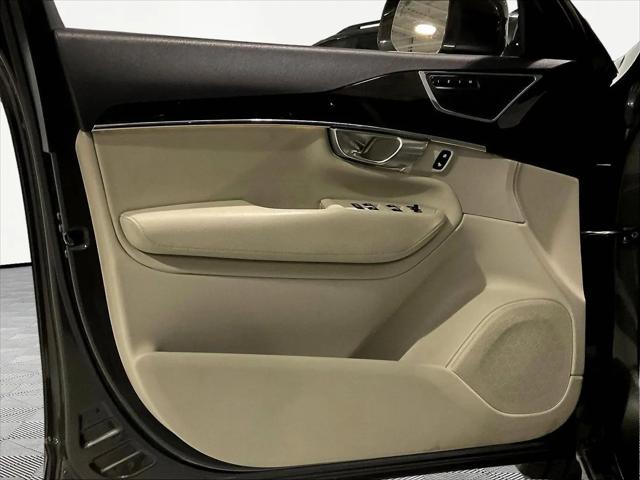 2024 Volvo XC90 Recharge T8 Plus 6-Seater