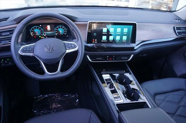 2026 Volkswagen Atlas SE with Technology