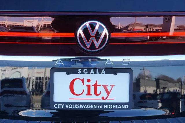 2026 Volkswagen Atlas SE with Technology