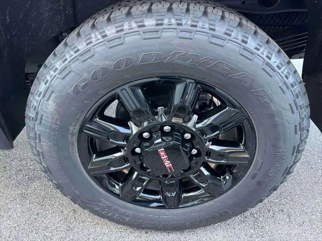 2026 GMC Sierra 2500HD Crew Cab, Standard Bed, AT4, 4WD