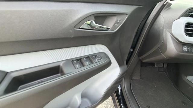 2027 Chevrolet Bolt LT FWD