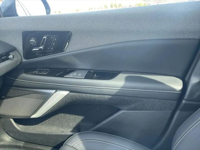 2025 Cadillac iQ Luxury 2 AWD