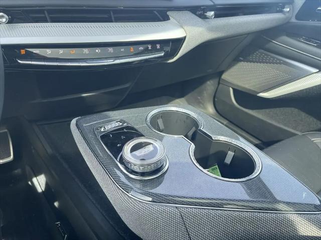 2025 Cadillac iQ Luxury 2 AWD
