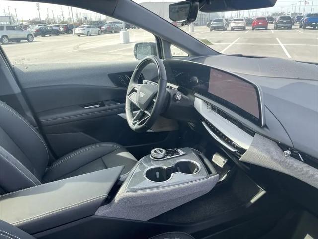 2025 Cadillac iQ Luxury 2 AWD