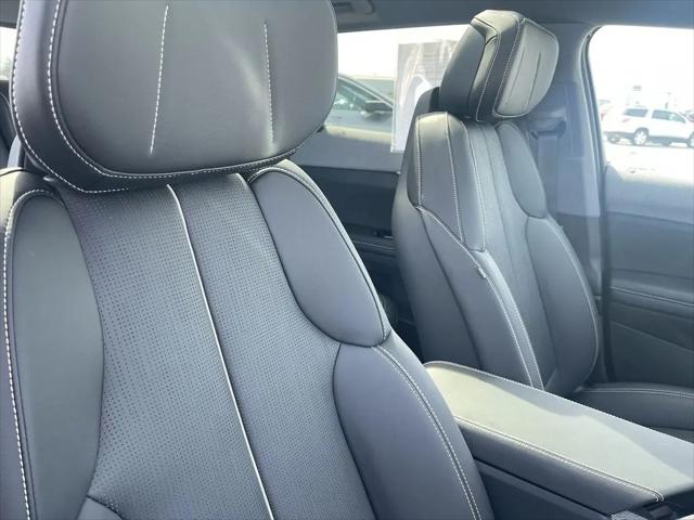 2025 Cadillac iQ Luxury 2 AWD