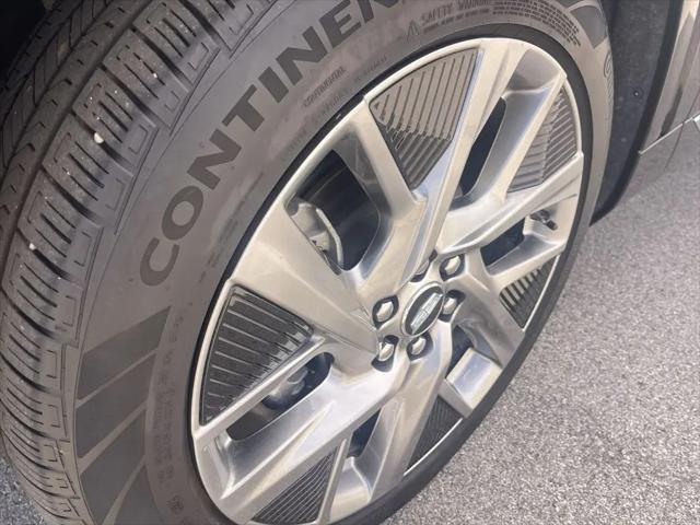 2025 Cadillac iQ Luxury 2 AWD