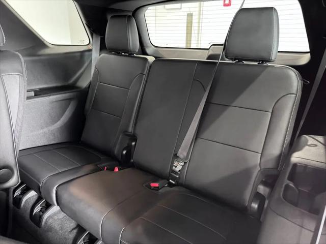2023 Chevrolet Traverse AWD LT Leather