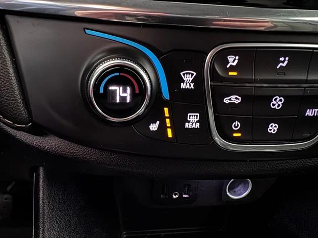 2023 Chevrolet Traverse AWD LT Leather