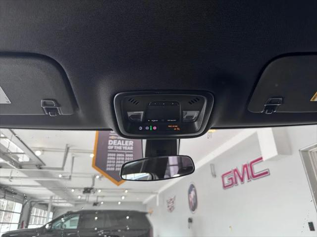 2023 Chevrolet Traverse AWD LT Leather