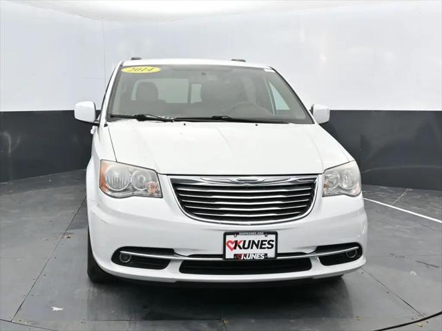2014 Chrysler Town & Country Touring