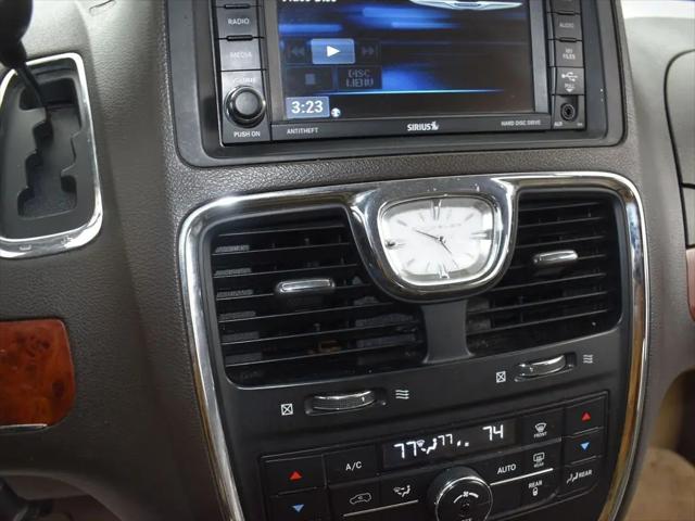 2014 Chrysler Town & Country Touring