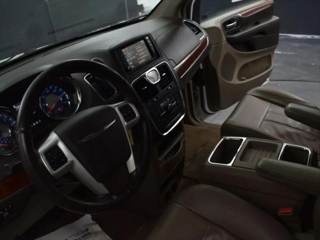 2014 Chrysler Town & Country Touring