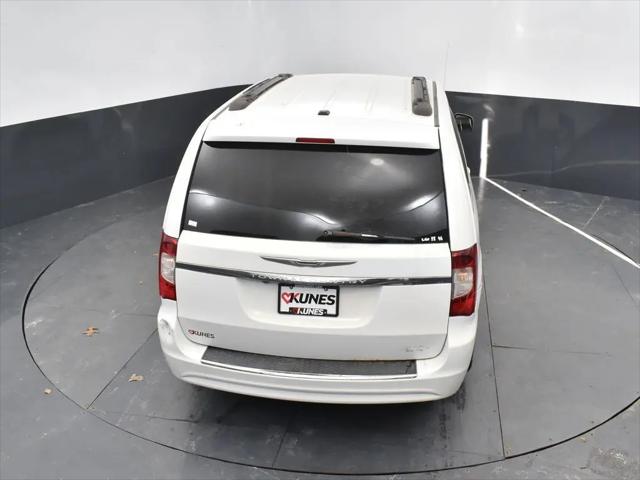 2014 Chrysler Town & Country Touring