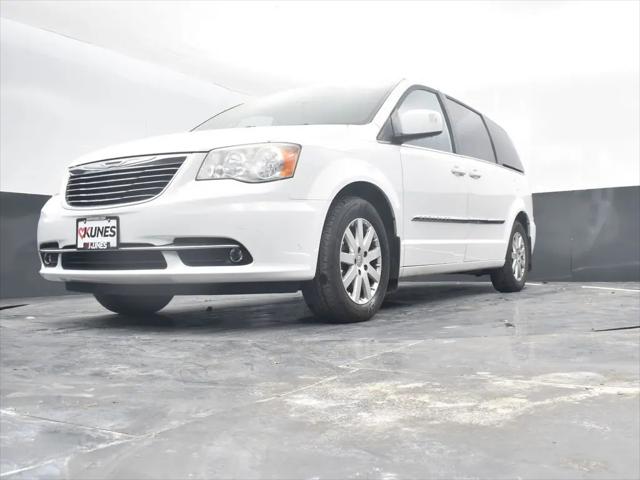 2014 Chrysler Town & Country Touring