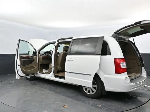 2014 Chrysler Town & Country Touring