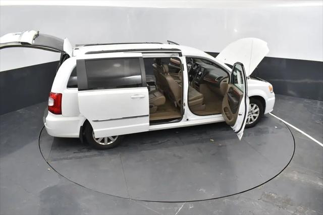 2014 Chrysler Town & Country Touring