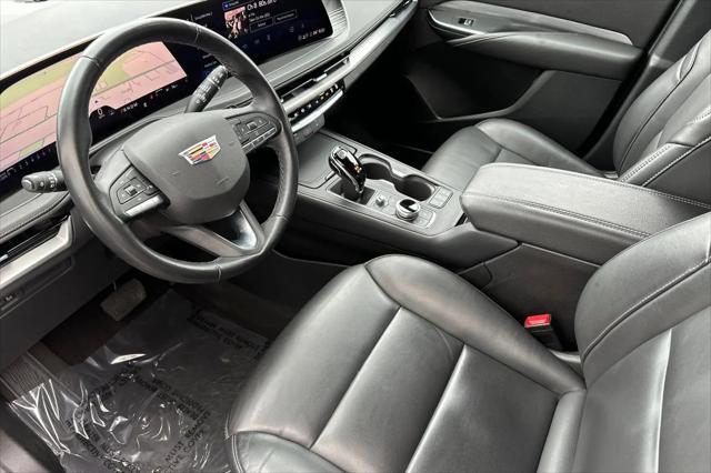 2025 Cadillac XT4 FWD Premium Luxury