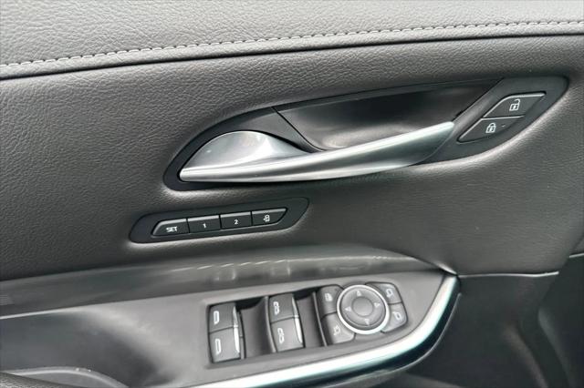 2025 Cadillac XT4 FWD Premium Luxury