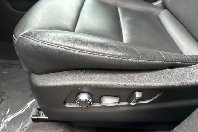2025 Cadillac XT4 FWD Premium Luxury