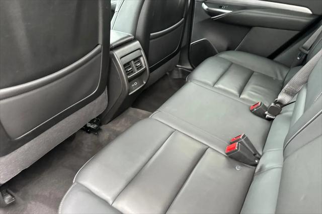 2025 Cadillac XT4 FWD Premium Luxury